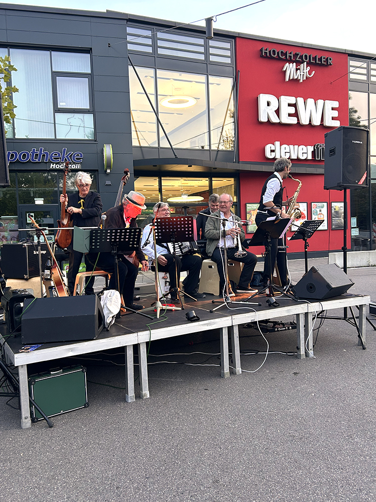 02_06_Belleville_Swing_3.10.